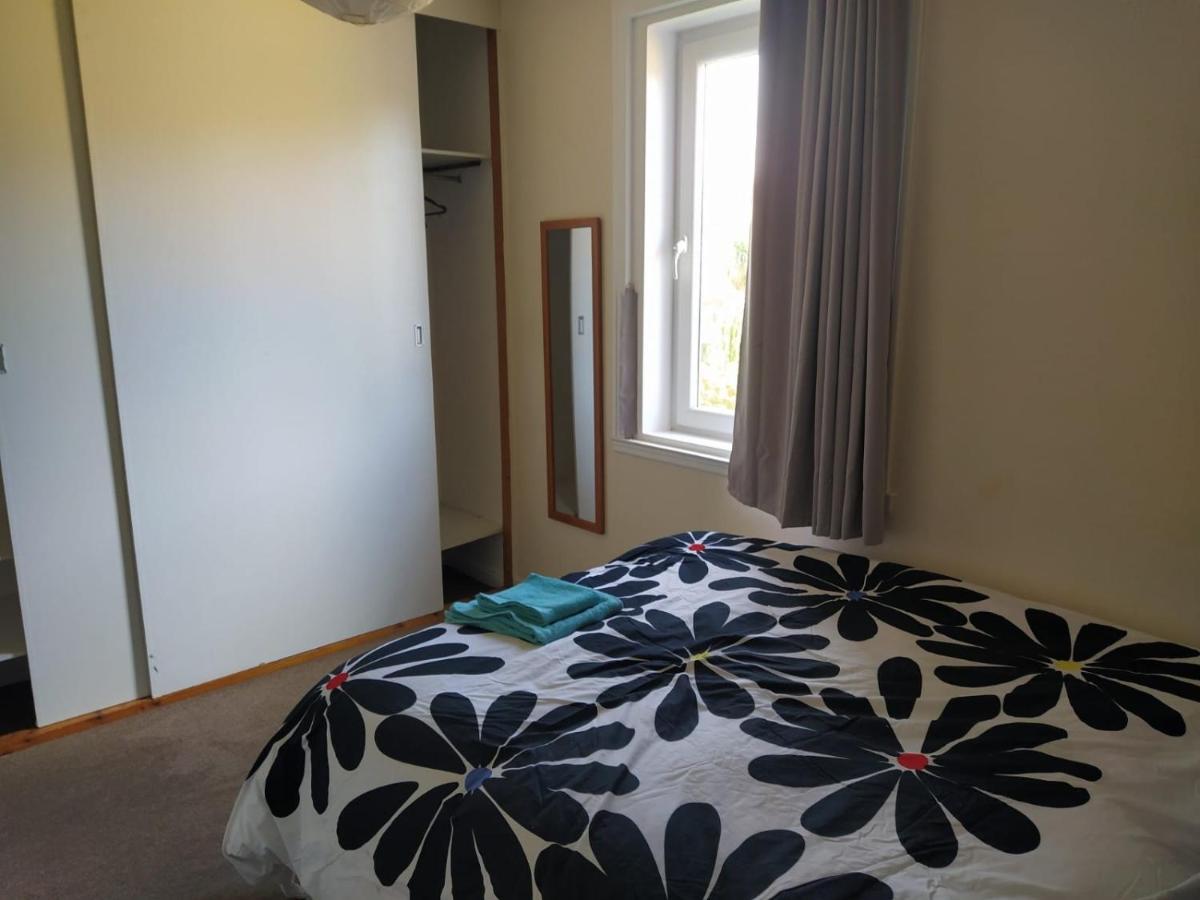 Self Catering 2 Bedroom Flat, Frequent Buses, 1-Minute Walk To Bus Stop, 20 Minutes To City Center 에든버러 외부 사진
